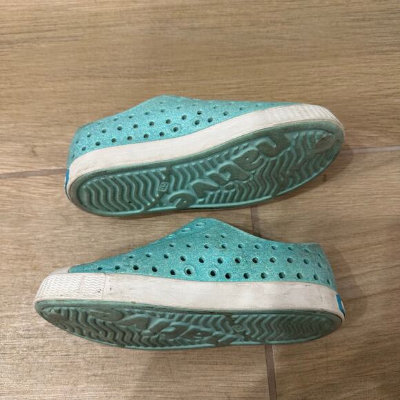 Native Jefferson Sparkly Blue Shoes - Picture 4 of 7